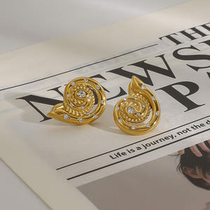 <span class=keywords><strong>Orecchini</strong></span> di lusso in acciaio inossidabile di fascia alta con conchiglia transfrontaliera in titanio <span class=keywords><strong>per</strong></span> donne di Design europeo americano - Product Image 3