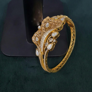 กำไลข้อมือ Kundan Kada05774 ชุบทอง ประดับเพชรทรงรี สำหรับงานหมั้นและงานแต่งงาน ผู้หญิง - Product Image 1
