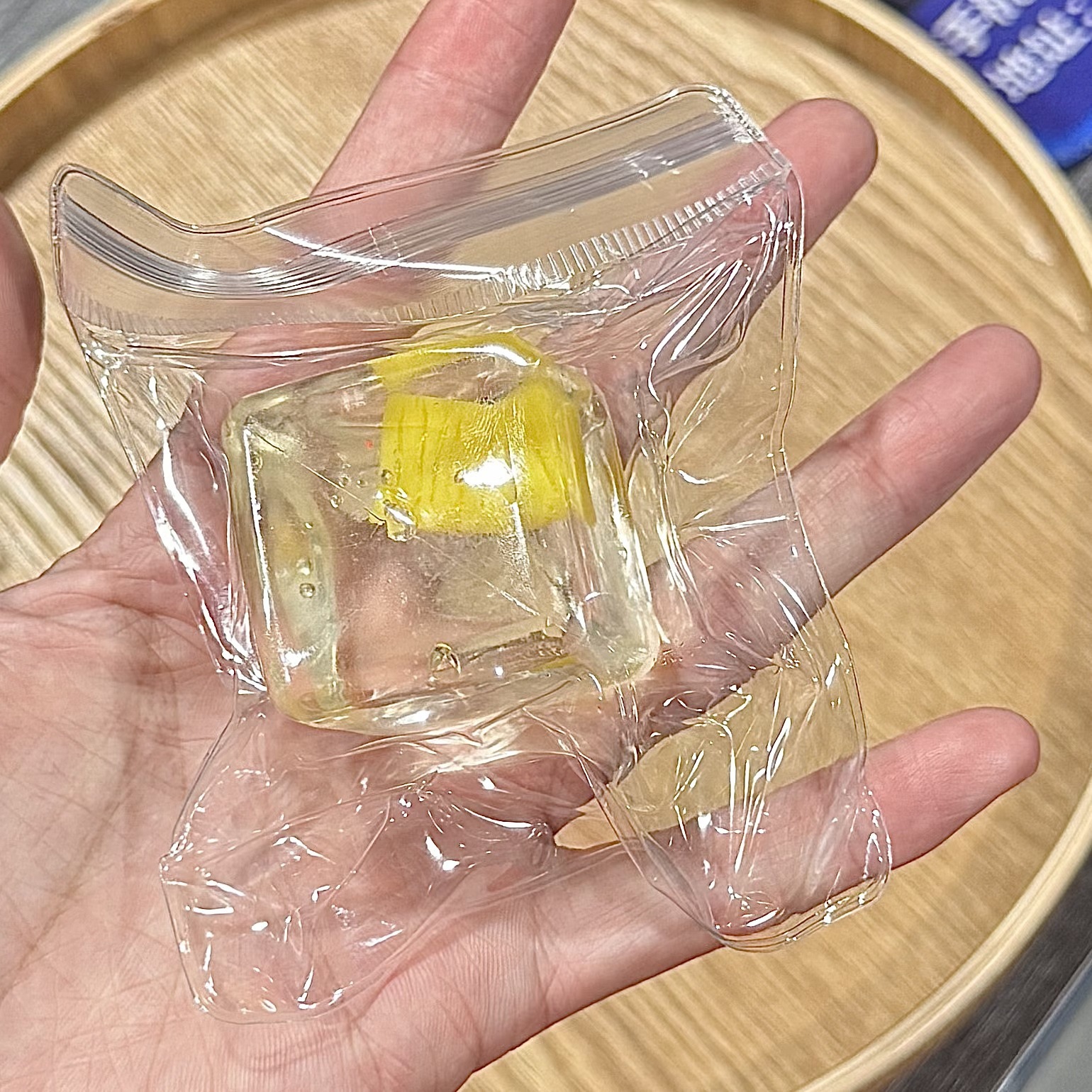 20729-Pineapple ice cube Squishy