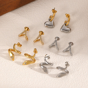 ต่างหูสตั๊ดเหล็กไทเทเนียมประดับเพชรทรงเรขาคณิตสำหรับผู้หญิงสวมใส่ทุกวันสแตนเลสสตีลประดับเพชร TE60463 G - Product Image 2