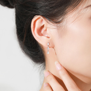 Collier et boucles d'oreilles en argent sterling S925 pour femmes, simples, élégants et polyvalents pour les tenues de soirée - Product Image 4