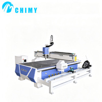 Machine de fraisage CNC à quatre axes 1325 pour le travail du bois, broche de refroidissement par eau 3,2 kW pour la sculpture sur bois en colonne
