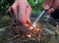 Kit de démarrage de feu en ferrocérium 1/2*5 pouces pour le glamping et la randonnée, avec cordon de poignet en paracorde