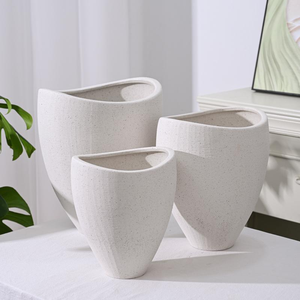 Vase de table en céramique rustique texturée, pot antique blanc, art déco, fait à la main, écologique, pot de fleurs pour mariage - Product Image 3