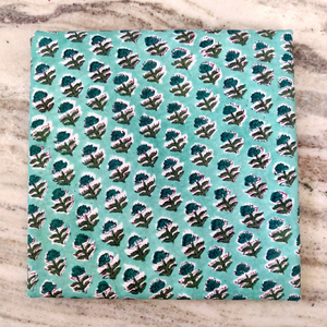 Tissu en coton cambriqué imprimé au bloc, léger, écologique, de qualité supérieure, 68x68, imprimé traditionnel Jaipuri, pour vêtements et décoration intérieure - Product Image 1