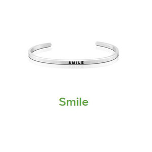 Brazalete Personalizable de Acero Inoxidable de 4mm, Brazalete Grabado con Frases Inspiradoras como 'Eres Suficiente' - Product Image 4