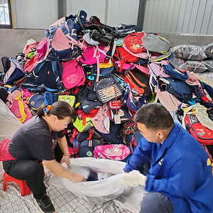 Borse Scolastiche Usate Miste Premium per Bambini - Zaini di Seconda Mano di Alta Qualità all'Ingrosso - Vendita all'Ingrosso Ecologica e Durevole - Product Image 2