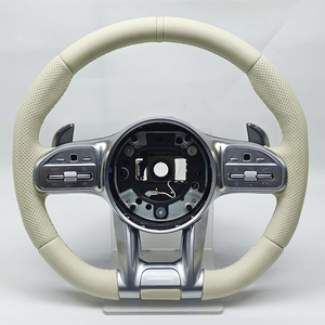 Volante in Pelle Multifunzione di Lusso Resistente all'Usura con Pulsanti di Controllo per <span class=keywords><strong>Mercedes</strong></span> <span class=keywords><strong>Serie</strong></span> A B <span class=keywords><strong>C</strong></span> E S G V, CLS, GLC, GLE, GLS, GLA - Product Image 1