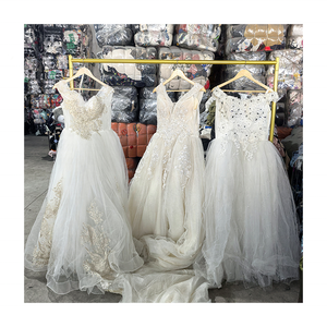 Robes de mariée de haute qualité d'occasion en vrac, robes de mariée usagées, robes de mariée de <span class=keywords><strong>seconde</strong></span> <span class=keywords><strong>main</strong></span> en vrac - Product Image 1