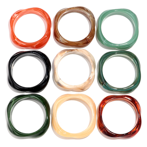 Bracciali in Resina Casual di Tendenza 2025, Gioielli Colorati Geometrici, Braccialetti Acrilici Quadrati di Grandi Dimensioni per Donne - Product Image 2