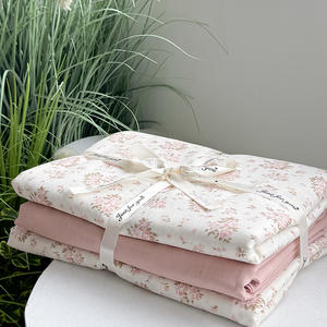 100% algodón ecológico 200TC hilo <span class=keywords><strong>de</strong></span> doble capa juego <span class=keywords><strong>de</strong></span> cuatro piezas Floral <span class=keywords><strong>Super</strong></span> suave funda <span class=keywords><strong>de</strong></span> edredón para todas las estaciones sábana - Product Image 1