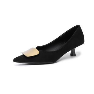 Escarpins à bout pointu pour femme, talon chaton, en velours, avec boucle carrée en métal doré, à enfiler, pour le bureau, les tenues habillées, les affaires, les soirées, talons hauts - Product Image 6