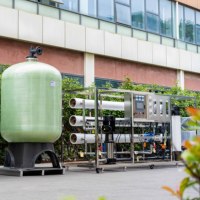 Usine de dessalement d'eau de mer à haute efficacité 5000LPH avec système RO, applicable aux familles et aux usines, avec 1 an de garantie