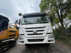 Camiones volquete de 10 ruedas de servicio pesado usado Sinotruck Howo 400HP arena minería 6x4 camión volquete en África para la venta - Product Image 6