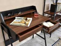 Bureau d'ordinateur moderne en bois convertible avec tiroirs, design de panneau pour le bureau à domicile et l'étude