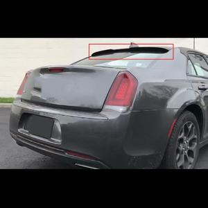 Vente en gros d'usine pour <span class=keywords><strong>Chrysler</strong></span> <span class=keywords><strong>300C</strong></span>, aileron de <span class=keywords><strong>coffre</strong></span> arrière de style lame en plastique noir brillant, aileron supérieur, kit de carrosserie de mise à niveau - Product Image 2