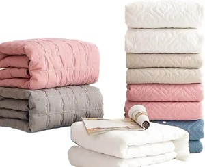 Soft and Breathable 100% <b>Waterproof</b> Knitted Eco-Friendly Mattress <b>Protector</b> <b>Bed</b> Mat - Product Image 1