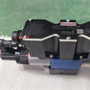 Vanne proportionnelle Rexroth 4WREQ6Q5-08-24/V4C-24PA60, commande hydraulique, 60 L/min, 400 bars, huile - Product Image 1