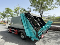 Camion à ordures compacteur diesel 4x2 à transmission manuelle avec moteur et boîte de vitesses, norme d'émission Euro 3