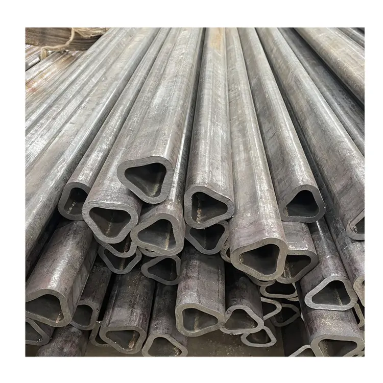 Seamless Triangular Pipe Q355b Seamless Steel Tube Aço Laminado a Quente 5mm Reforçado Concreto Tubo De Aço Retangular 25 Toneladas