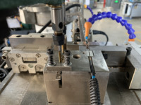 Outillage/Table coulissante/Machine de taraudage de forage automatique multidirectionnelle pour le traitement de lampe de lumière de matériel