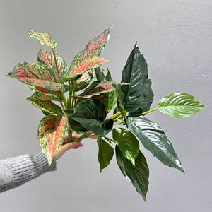 Planta Artificial Meng Jie de Hojas Perennes, 14 Hojas, Follaje de Plástico, Decoración para el Hogar, Verde, Rojo, Amarillo - Product Image 1