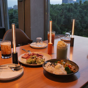 Lampu malam tabung akrilik isi ulang minimalis Modern fitur peredupan High-End untuk kamar tidur lampu meja kategori DC - Product Image 4