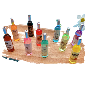 Миниатюрные поделки из смолы в виде бутылки шампанского: аксессуары для чехлов телефонов, подвески для ключей, для праздничного декора. Производство HQ Brand Casting. - Product Image 4