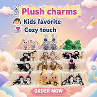 Direct usine, Porte-clés ours en peluche mignon de 12 cm, Pendentif ours fraise avec nœud rayé, Prix de jeu d'arcade, Vente en gros
