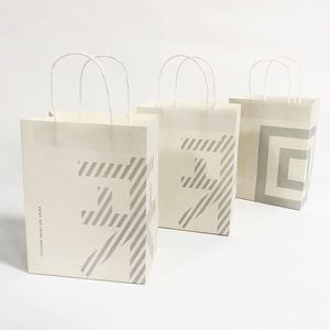 Sacs en papier kraft recyclé blanc et brun avec poignées, imprimés du logo, pour supermarché, promotion et vente à emporter - Product Image 1