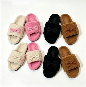 Mules plates d'été pour femmes en fausse fourrure douce et moelleuse, à enfiler, avec nœud, à bout ouvert et semelle coussinée, style mariée - Product Image 1