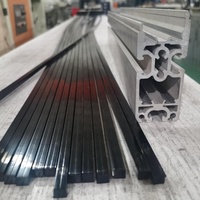 Profilé triangulaire en PVC, ABS, HDPE, polycarbonate extrudé, profilé décoratif personnalisé pour les murs, design industriel