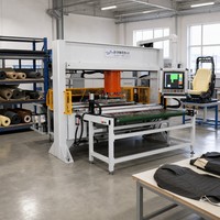 Machine de découpe professionnelle CNC à couteau oscillant pour la mousse de rembourrage de canapé, l'éponge, le matelas en PU, modèle personnalisé