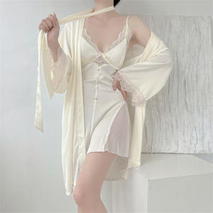 Vente en gros <span class=keywords><strong>de</strong></span> chemises <span class=keywords><strong>de</strong></span> <span class=keywords><strong>nuit</strong></span> en satin pour femmes Lingerie sexy <span class=keywords><strong>Chemise</strong></span> en dentelle Nuisette déshabillé en soie Nuisette col en V Vêtements <span class=keywords><strong>de</strong></span> <span class=keywords><strong>nuit</strong></span> - Product Image 6