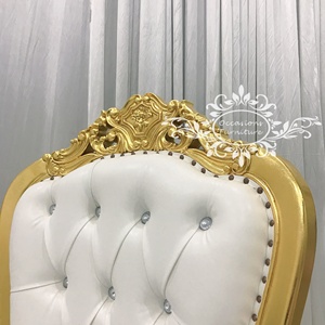 Sedia Reale <span class=keywords><strong>in</strong></span> <span class=keywords><strong>Legno</strong></span> Dorato Massiccio con Rivestimento <span class=keywords><strong>in</strong></span> PU Bianco per Sala da Pranzo e Soggiorno di Hotel - Product Image 3