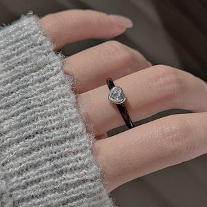 Anillo de Plata de Ley 925 con Circonita en Forma de Corazón Esmaltado, Diseño de Nicho, Estilo Vintage Simple y Moderno - Product Image 2