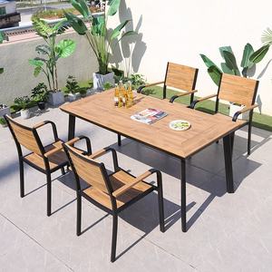 Ensemble <span class=keywords><strong>de</strong></span> <span class=keywords><strong>table</strong></span> <span class=keywords><strong>et</strong></span> 4 chaises <span class=keywords><strong>de</strong></span> salle à manger en bois plastique d'extérieur, meubles <span class=keywords><strong>de</strong></span> <span class=keywords><strong>jardin</strong></span> résistants aux intempéries pour <span class=keywords><strong>la</strong></span> terrasse <span class=keywords><strong>et</strong></span> le balcon - Product Image 1