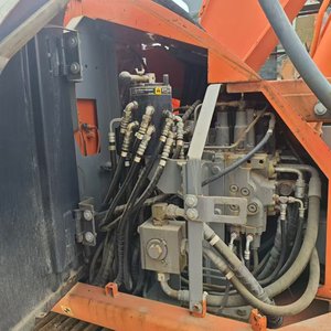 Excavatrice Hitachi ZX135US, Hitachi 135 d'origine de 13 tonnes disponible à la vente à bas prix, y compris le <span class=keywords><strong>concasseur</strong></span> ZX135 - Product Image 5