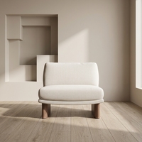 Chaise en tissu au design minimaliste FERLY, qualité artisanale, base en bois massif, salon