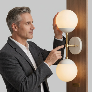 ARTISHLIGHTING Applique murale moderne en laiton avec abat-jour rond en verre, éclairage intérieur, décoration de chambre, design minimaliste - Product Image 1