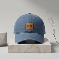 Casquette de baseball personnalisée 6 panneaux de luxe en sergé Oxford motif léopard avec patch en cuir gaufré, visière incurvée vintage, design sportif délavé