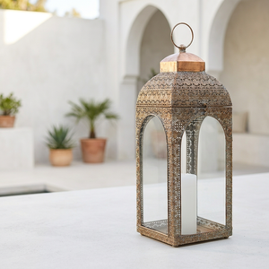 Fabricants de lanternes à bougies en cuivre de style moderne en métal marocain pour la décoration de la maison - Product Image 1