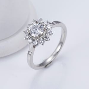 Anillo de Compromiso Messi Jewelry MSR-1102 de Oro de 18K con Diamante Cultivado en Laboratorio de 0.5CT D VVS2 - Product Image 3