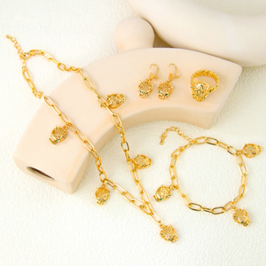Juego de 4 Collares de Leopardo en Color Oro 21k de Lujo, Juego de Joyería Vintage con Pantera Hueca Chapada en Oro Resistente al Agua para Mujer - Product Image 1