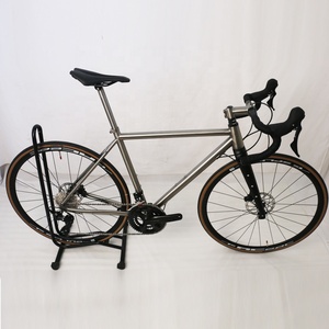 Vélo de route 700c de haute qualité avec cadre en titane, roues en fibre de carbone, 24 vitesses, passage des câbles entièrement interne, roues 700c - Product Image 1