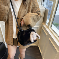 Tas Tangan Mewah Trendy untuk Wanita Muda, Model Selempang, Bahan Plush Lucu
