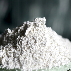 Poudre de calcite blanche de haute pureté industrielle (carbonate de calcium) naturelle, broyée pour plastique/PVC/caoutchouc/peinture 97-99,5% LEEYO POLYFAB - Product Image 1