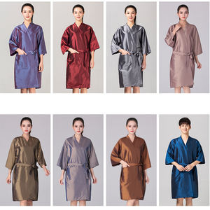 ชุดคลุมกันน้ำสำหรับร้านเสริมสวย ผ้าโพลีเอสเตอร์สีน้ำเงิน พิมพ์โลโก้ตามสั่ง สำหรับลูกค้าร้านเสริมสวย ช่างทำผม ช่างตัดผม ช่างสปา - Product Image 3