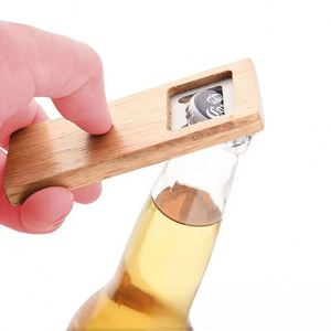 Ouvre-bouteille en bois rustique personnalisé avec logo gravé au laser, en vrac - Product Image 2