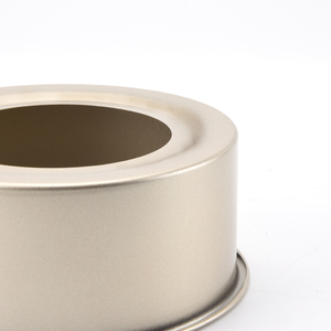 Moule à gâteau rond antiadhésif plaqué or de 8 pouces avec fond amovible - Product Image 5